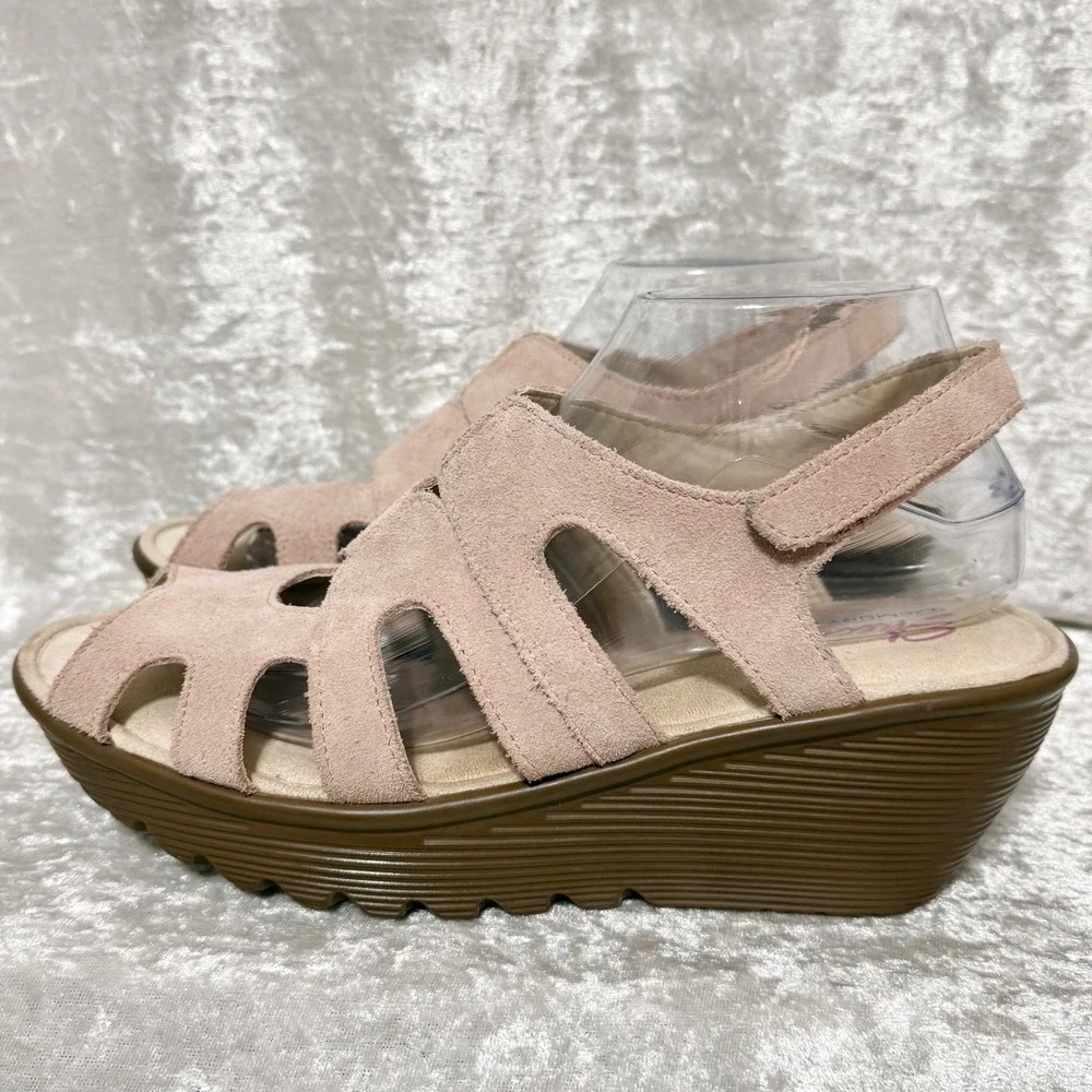 Skechers brand size